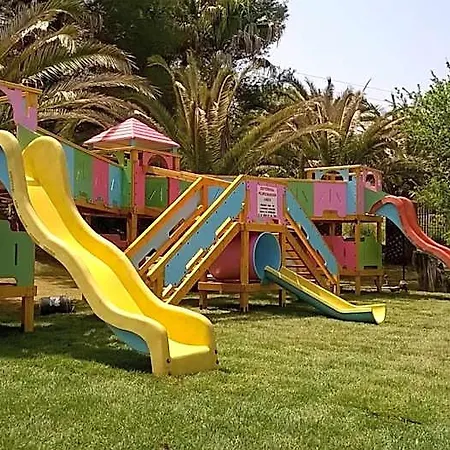 מלון Abc Sweet Karousádes